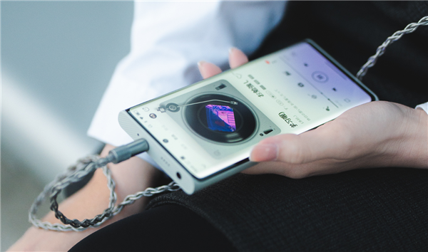 音频品牌水月雨发布旗下首款手机MIAD 01全网通5G HIFI手机，售价2499元